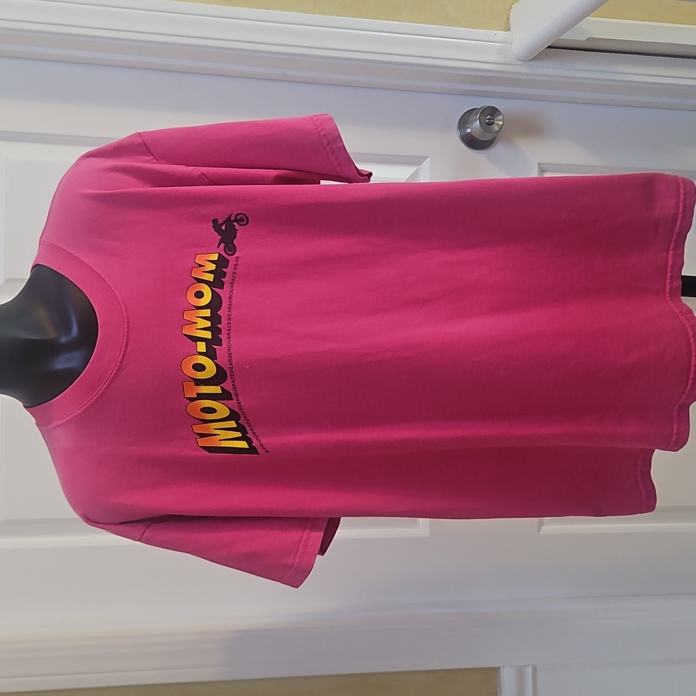 GILDAN Pink Short Sleeve Tee with Moto-Mom Design - L